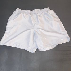 I am selling a pair of short the are a size large. I have not worn them.